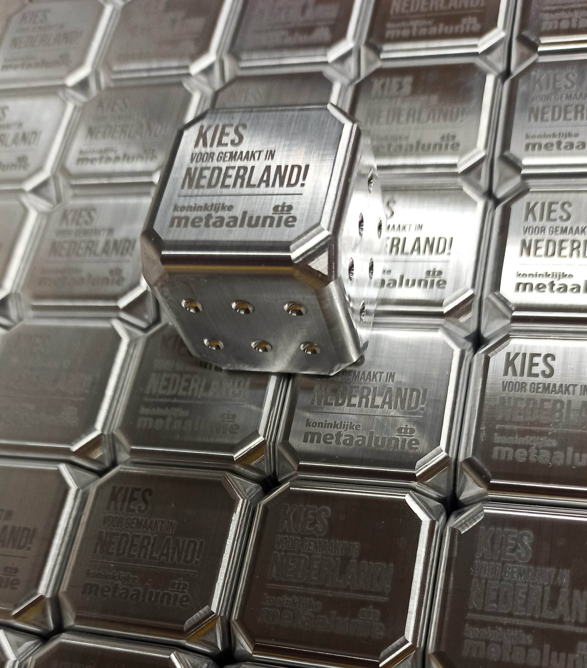Aluminium dobbelstenen graveren lasercompleet bovenkarspel